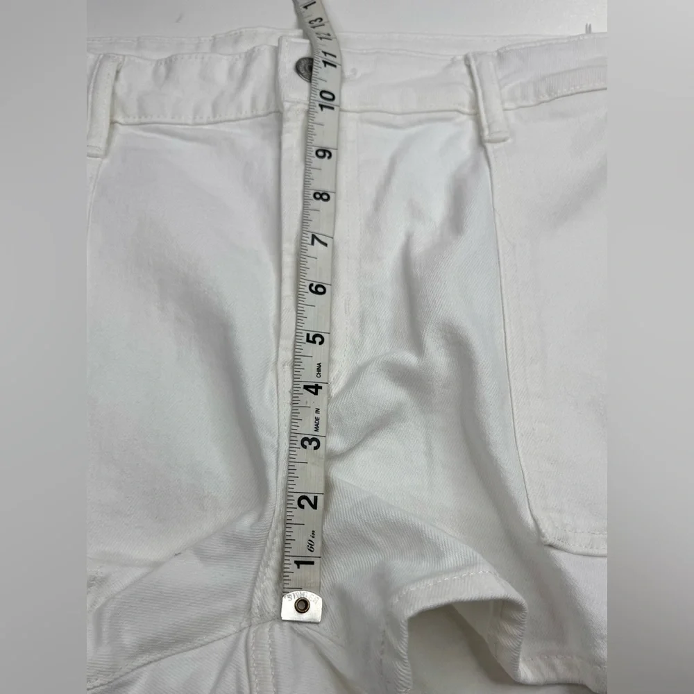 NWT Old Navy High Rise Secret Smooth Pockets Utility Shorts Womens Size 16